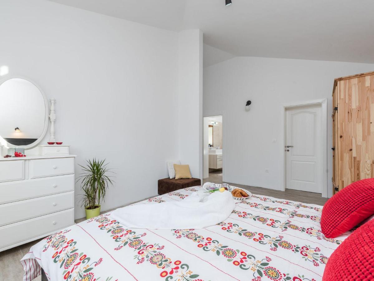 Holiday Home Velebit By Interhome Rovanjska Exteriér fotografie
